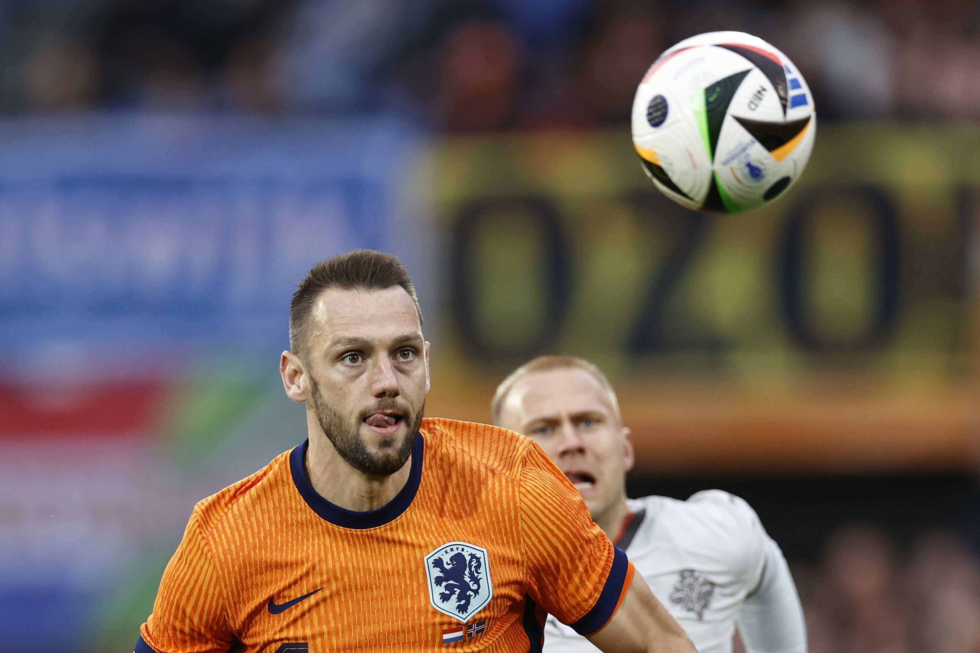 冰岛国家队在艰难比赛中取得欧洲锦标赛资格