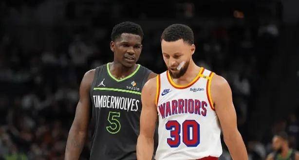 库里重要时刻爆冷，澳大利亚队带队取胜！的简单介绍